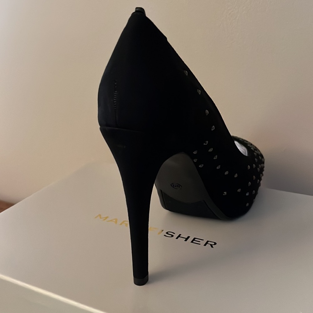 NWT Marc Fisher Harpy Studded Platform Stiletto Pump, Black Size 8 - Picture 6 of 7